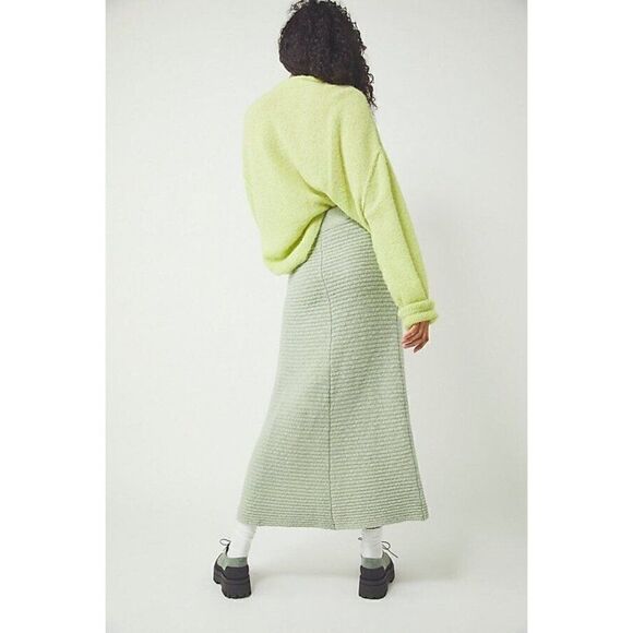 NEW FREE PEOPLE CLAUDIA RIBBED BLANKET SWEATER SKIRT W/ SLIT IN MINT JADE - Picture 2 of 3